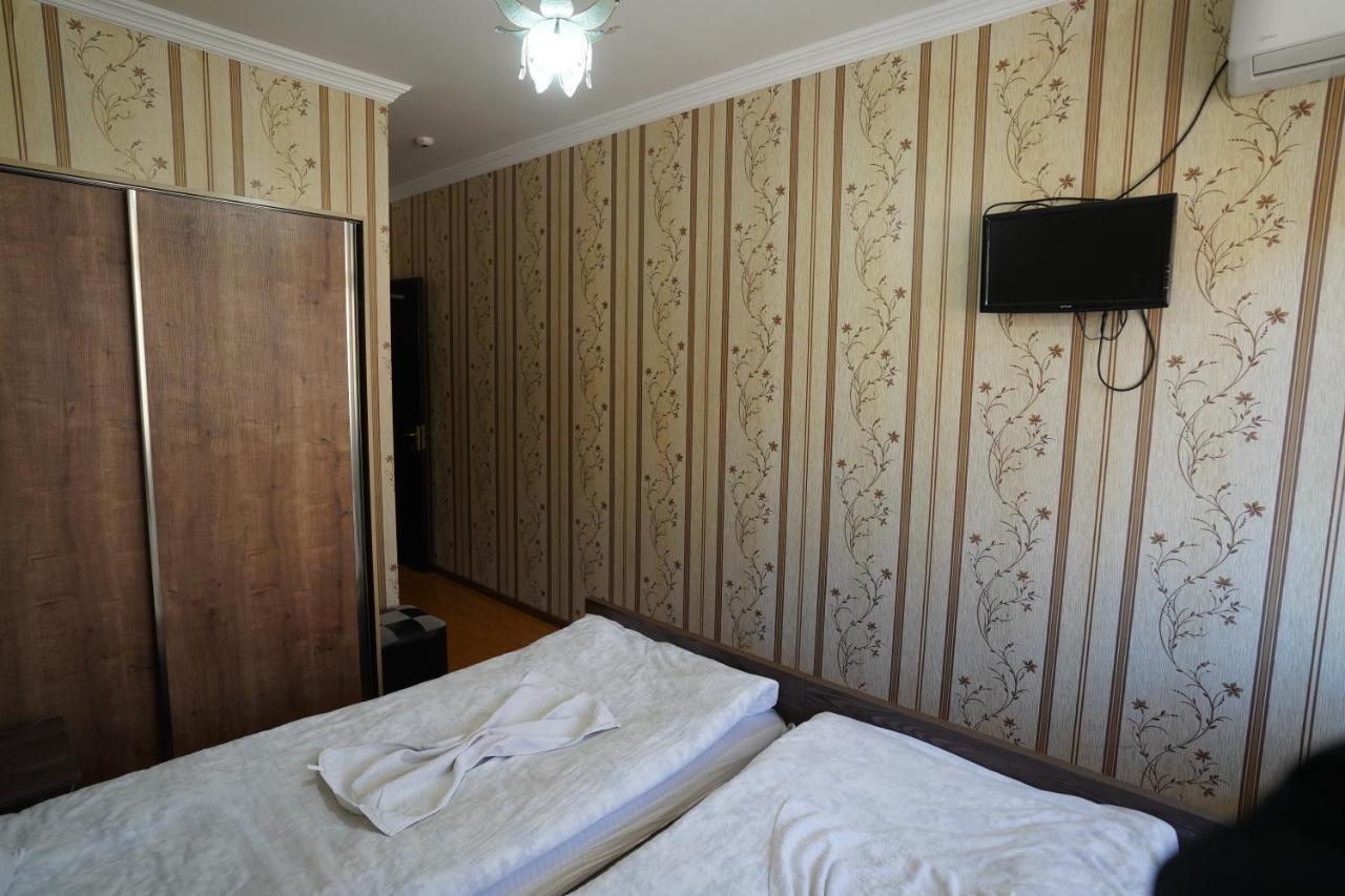 Imperator 1 Hotel คูทายสิ ภายนอก รูปภาพ
