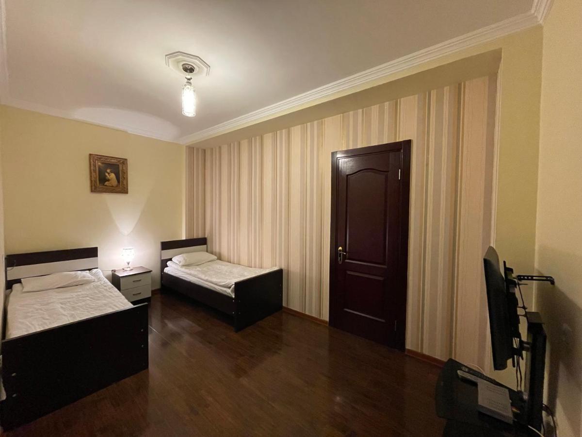 Imperator 1 Hotel คูทายสิ ภายนอก รูปภาพ