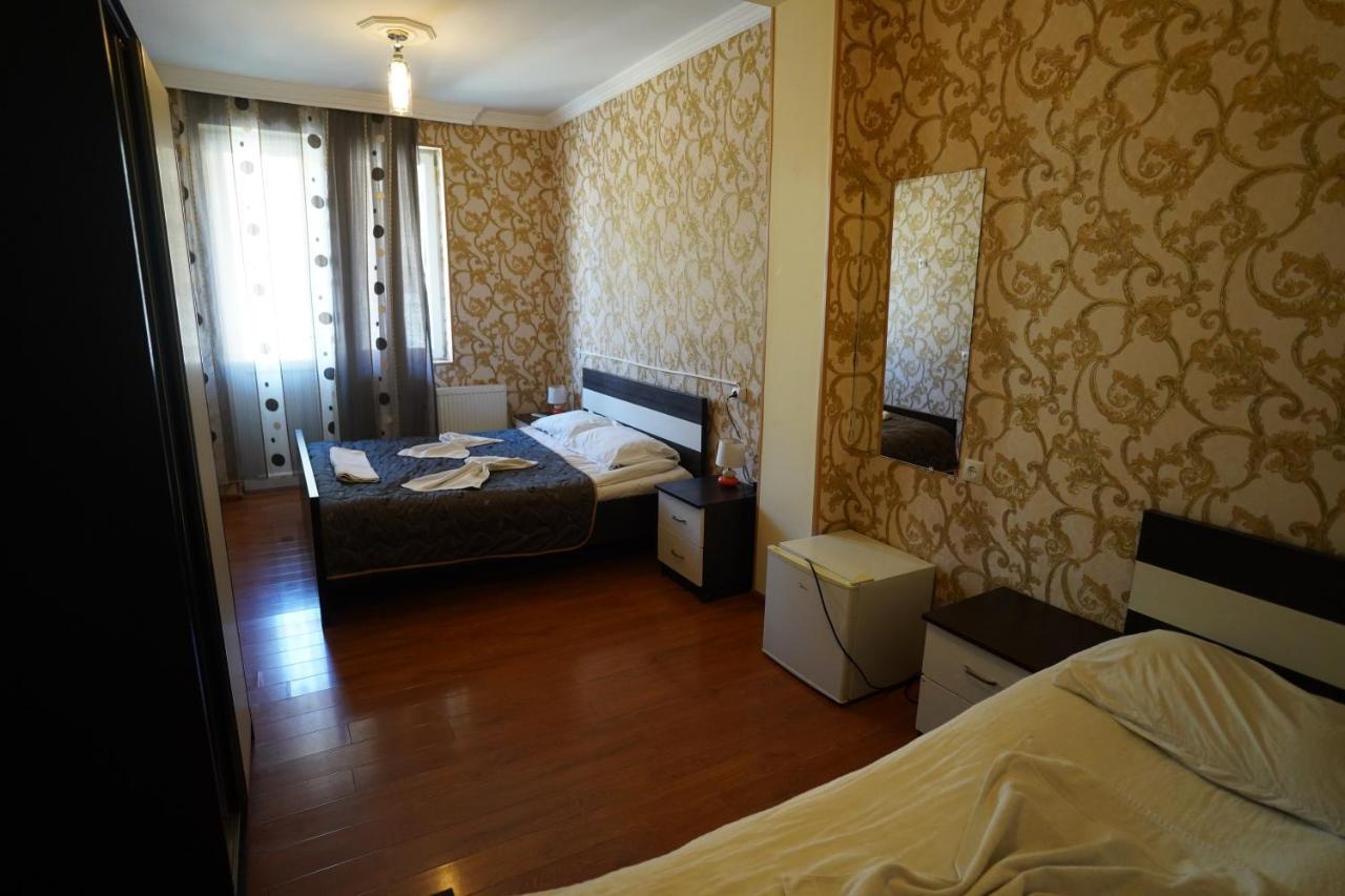 Imperator 1 Hotel คูทายสิ ภายนอก รูปภาพ
