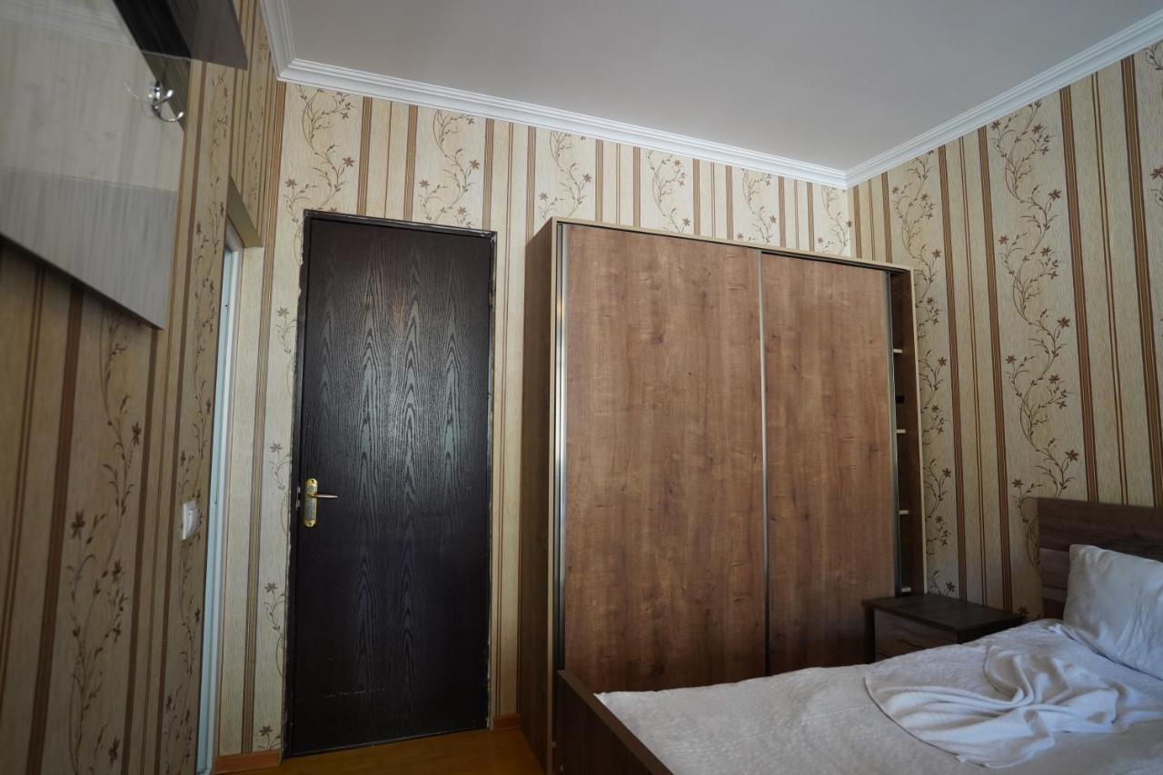 Imperator 1 Hotel คูทายสิ ภายนอก รูปภาพ