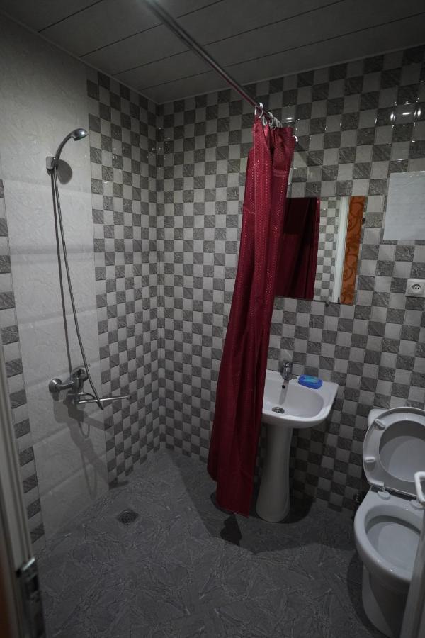 Imperator 1 Hotel คูทายสิ ภายนอก รูปภาพ