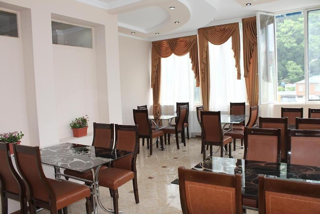 Imperator 1 Hotel คูทายสิ ภายนอก รูปภาพ