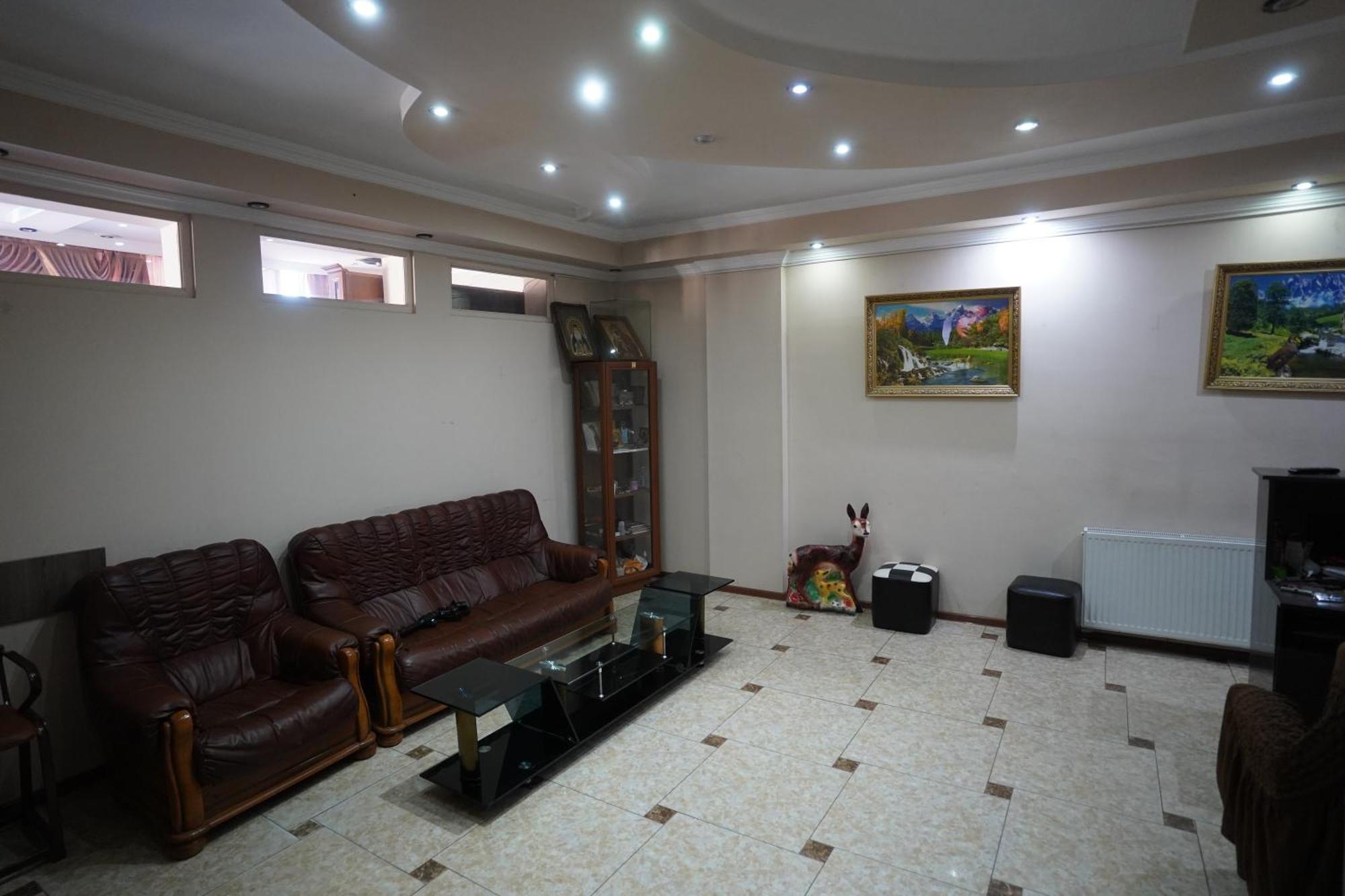 Imperator 1 Hotel คูทายสิ ภายนอก รูปภาพ